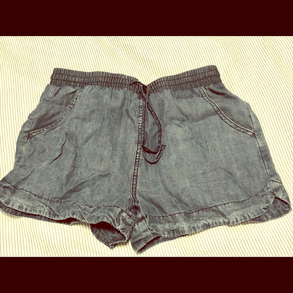 Trendy jean shorts
